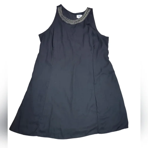 old navy black embroidered dress Old Navy XL Black Dress With White Floral Embroidery and Pockets! Too Cute!